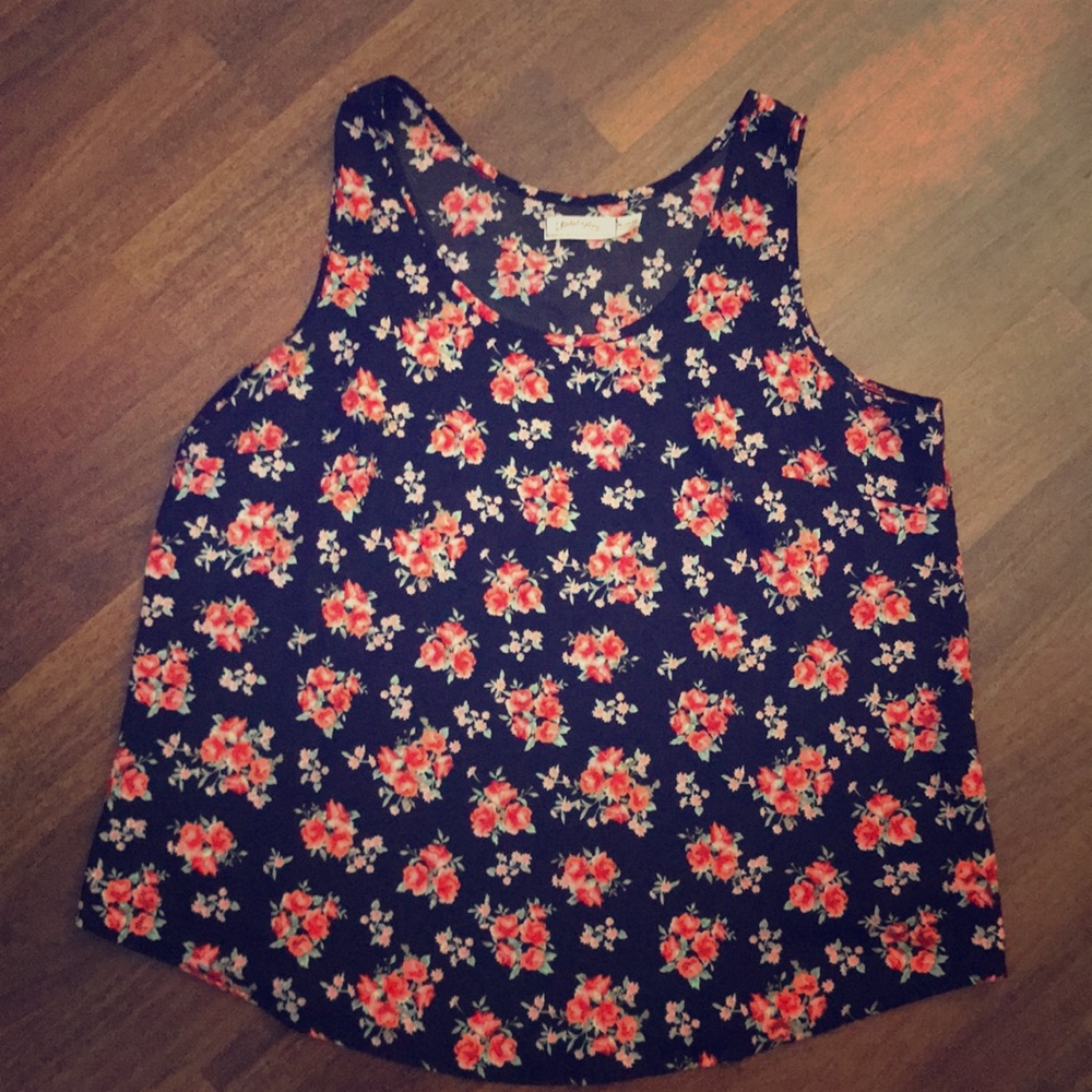 Floral top. XL